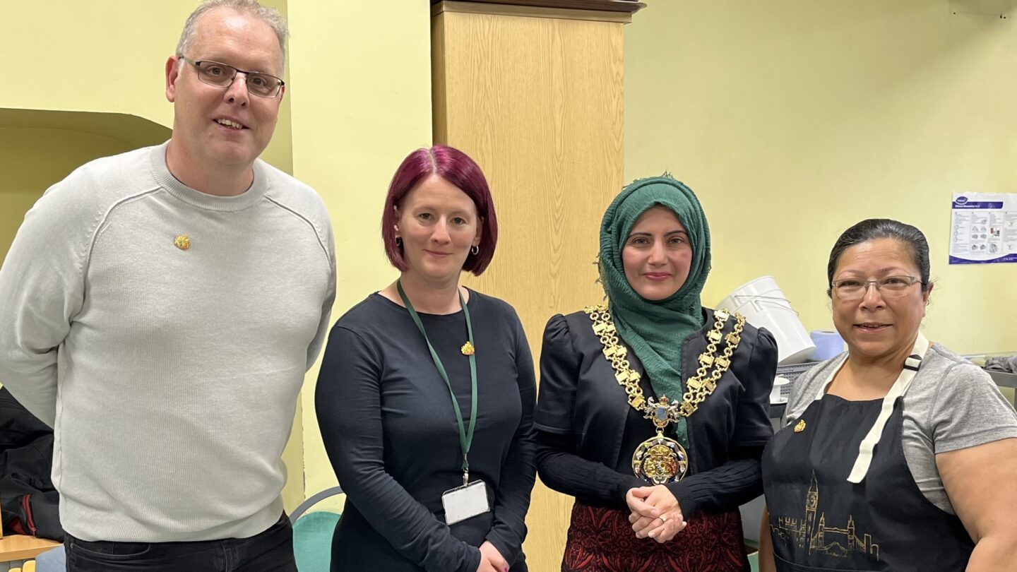 Tameside mayor recognising Fareshare GM